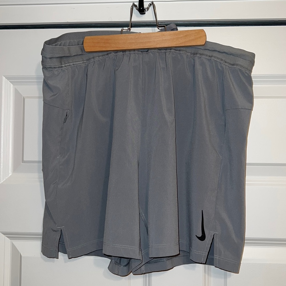 Nike Mens Yoga Shorts